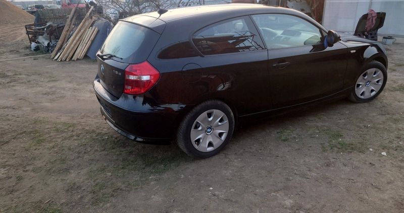 BMW Seria 1 cena 18500 przebieg: 259600, rok produkcji 2011 z Sławno małe 56